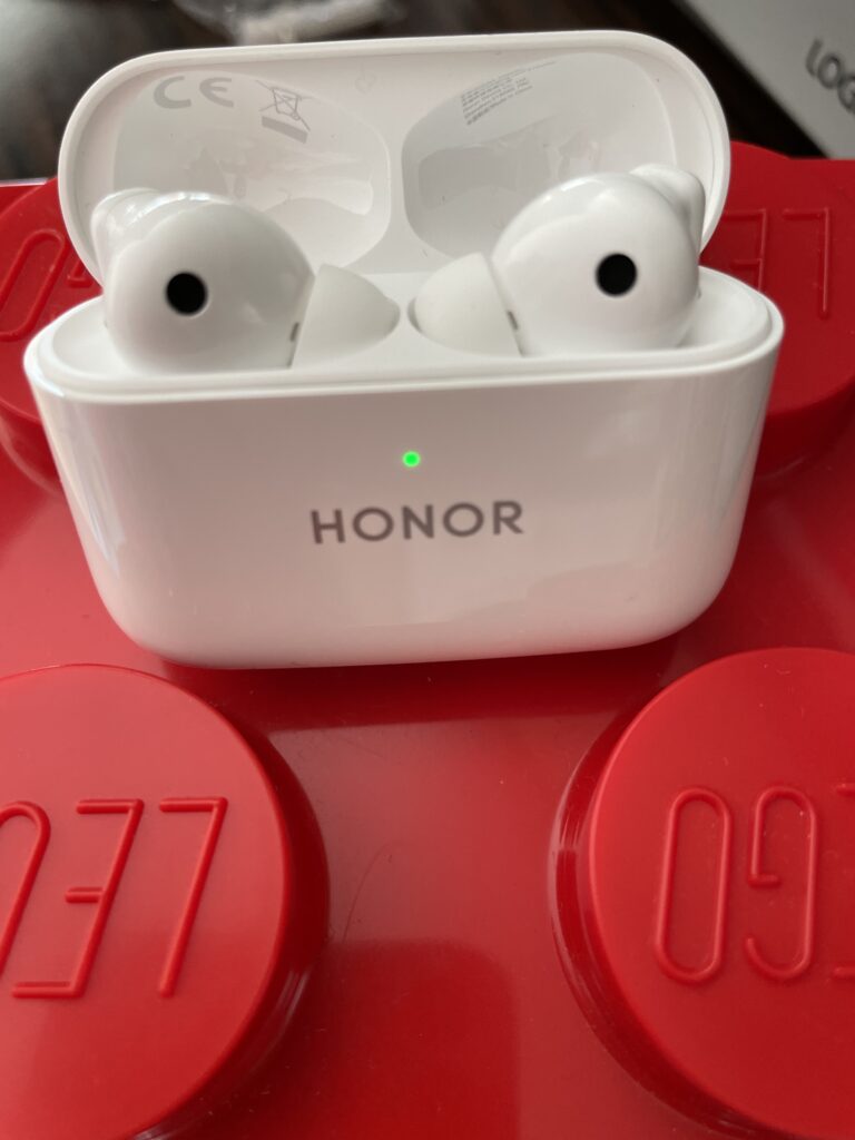 The Honor Case with a static green light