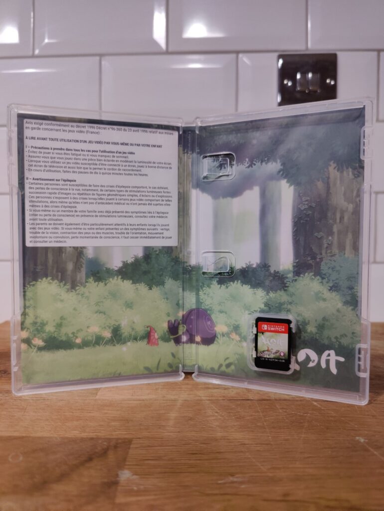 The inner cover of the Switch game Hoa.