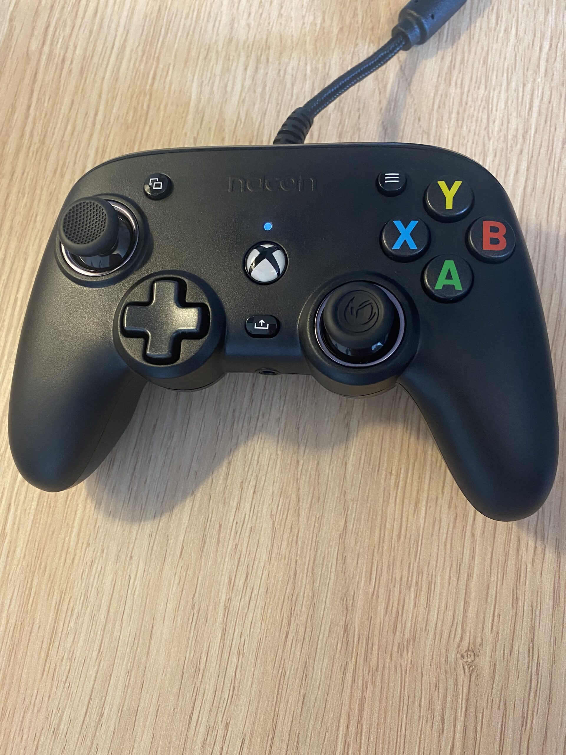 An imagine of the Nacom Pro Compact controller