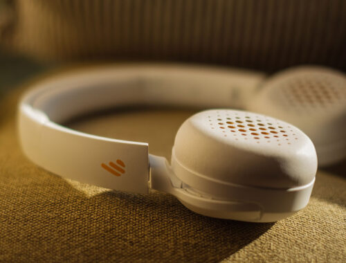 Side on view of the Edifier WH500 in white