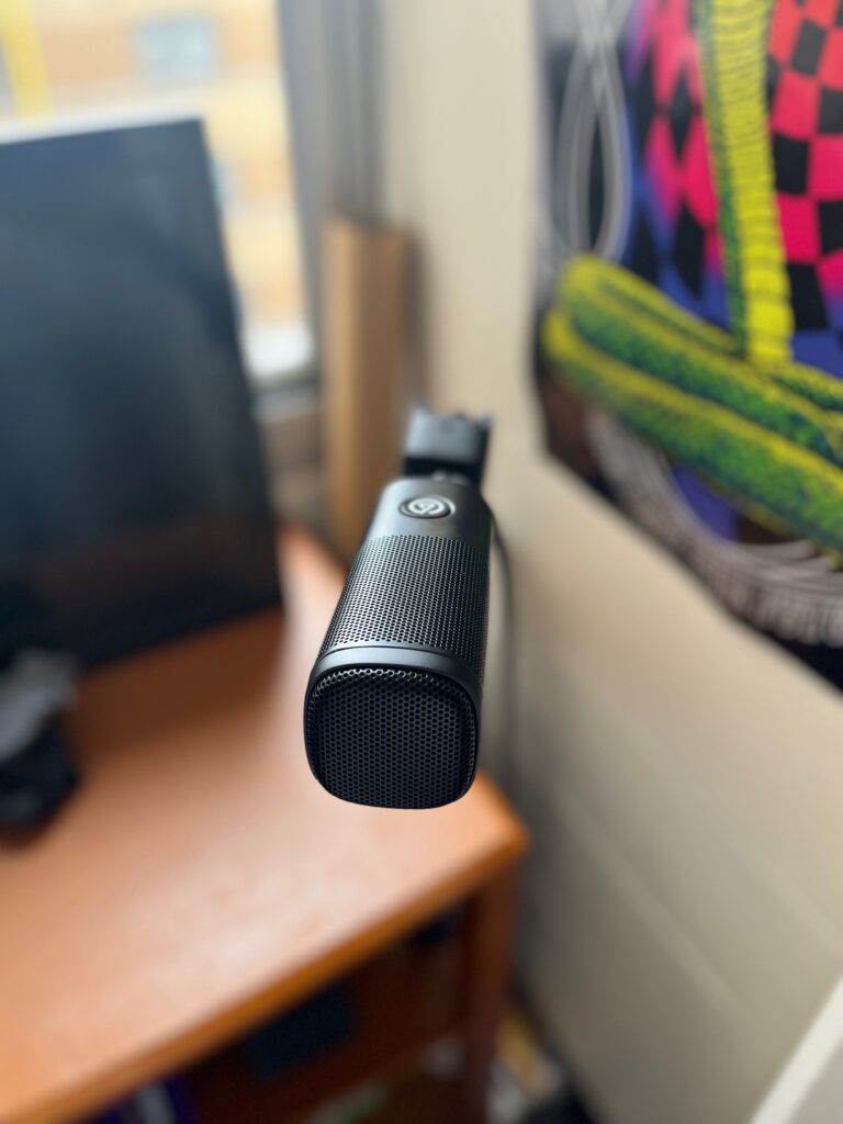 elgato wave dx microphone on a microphone stand