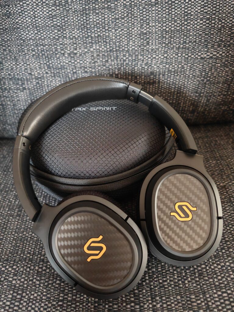 A picture of the Edifier STAX SPIRIT S3 and the case.