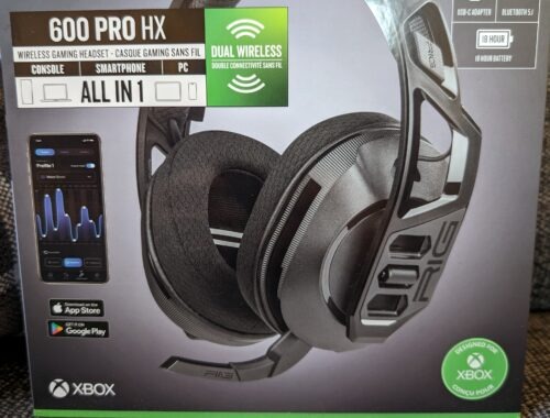 An image of a box of a RIG 600 PRO HX.