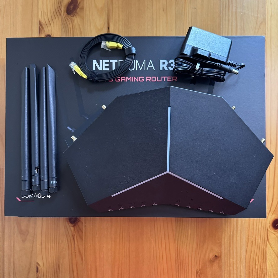 netduma r3 what is in the box