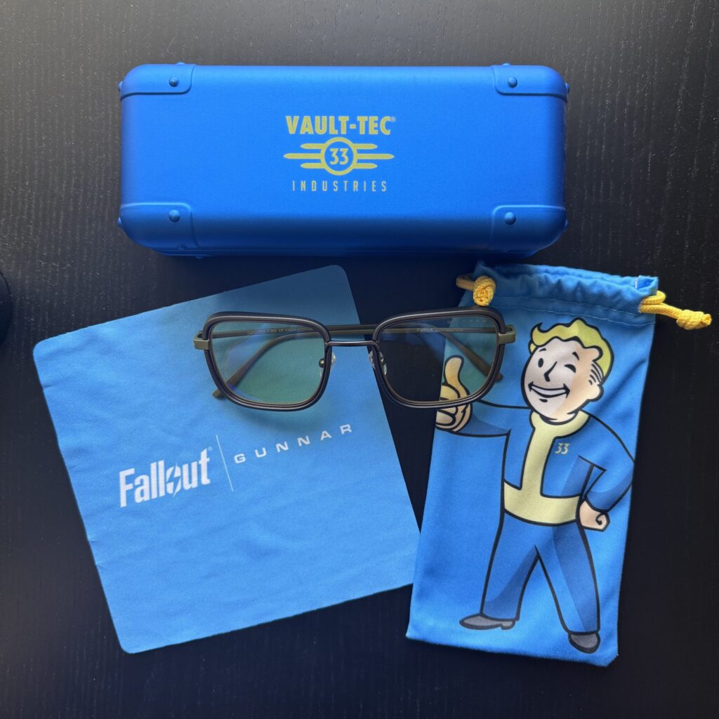 Fallout X Gunnar Vault 33 glasses and accessories
